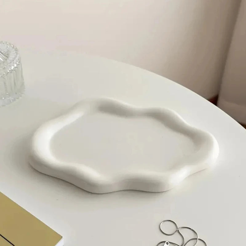 Miniso Simple Stylish Cloud Ceramic Jewelry Storage Tray Jewelry Earrings Display Desktop Ornaments Gifts for Friends